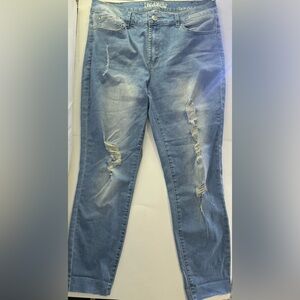 Rhodanthe Skinny Boyfriend Jeans SZ 14 Light Wash Distressed Ripped Knee Cuffed